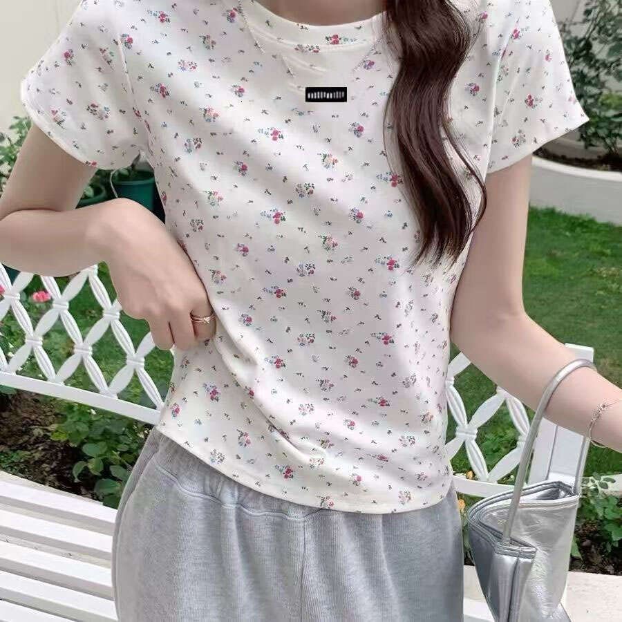 Womens T Shirts Designer Lady Tshirts Shorts Tees Summer Breathable Tops Patterns Flowers Shirt With Budge Letters Design Short Sleeves Size S-2XL - 2 of 8