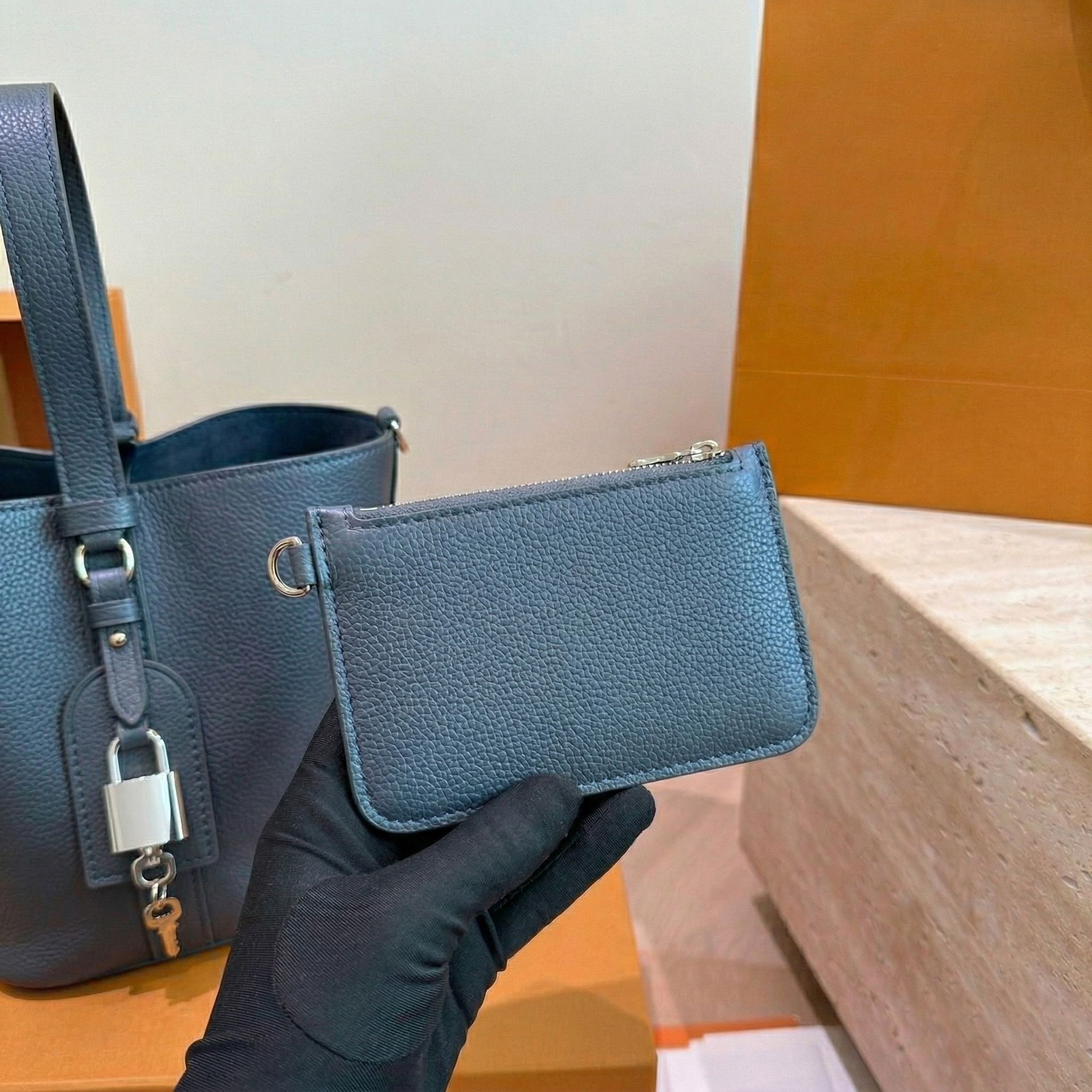 Luxury Designers Boston Handbags Genuine Leather Women's Shoulder Bags Classic Crossbody Bag Large Capacity Travel Tote Fashion Messenger Bag Womens Purse PRPU - 4 of 8