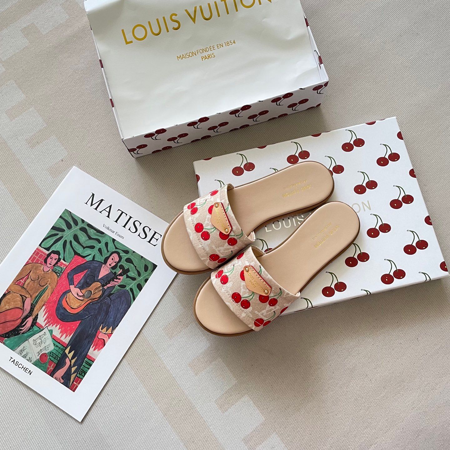 Louis Vuitton x Takashi Murakami Lily Flat Mule Wide Strap Flat Slide Sandals For Women Open Toe Casual Beach Vacation Slip On Slippers Multiple colors - 2 of 7