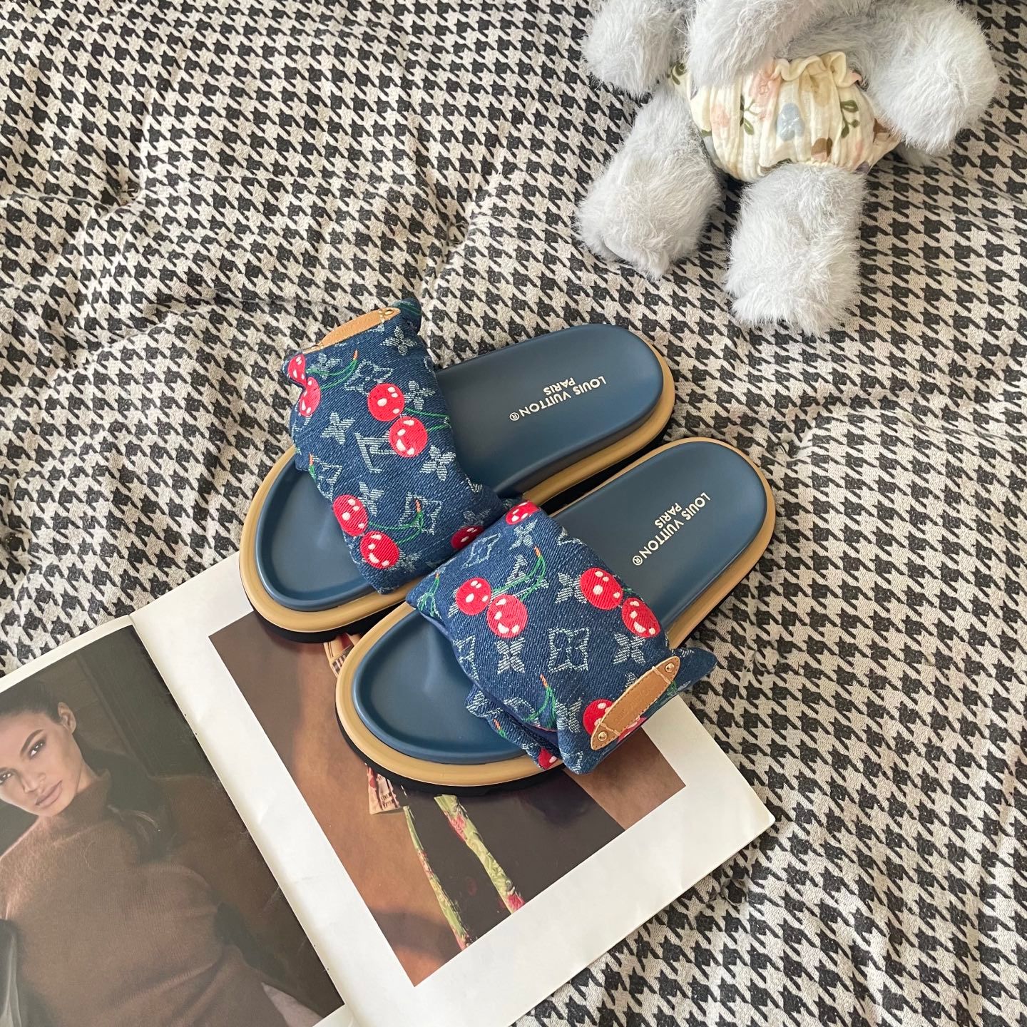 LV x TM Murakami Cherry Maya Sunset Flat Comfort Sandal Strap Platform Slide Sandals for Women Comfort Outdoor Beach Vacation Casual Slippers Multiple colors - 3 of 6