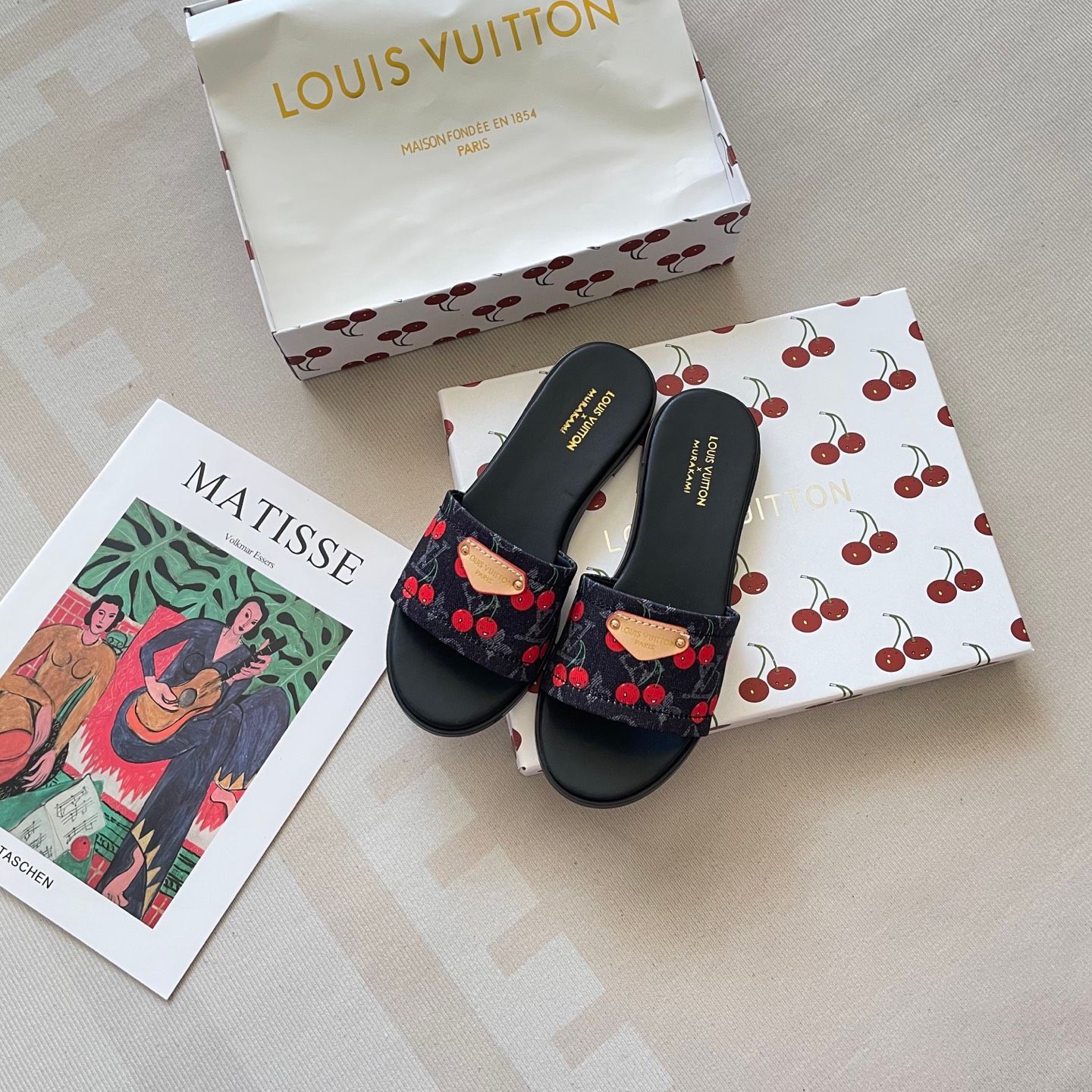 Louis Vuitton x Takashi Murakami Lily Flat Mule Wide Strap Flat Slide Sandals For Women Open Toe Casual Beach Vacation Slip On Slippers Multiple colors - 4 of 7