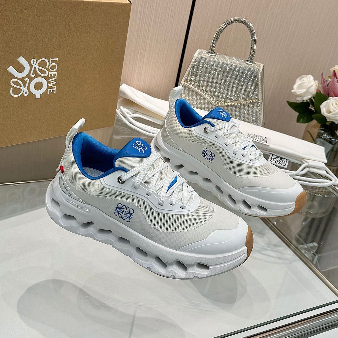 Cloudtilt Running Shoes Men and Women Designer Casual Sneakers Black and White Shoes Casual Shoes Sports shoes Lightweight And Cushioned Casual Shoes - 4 of 8