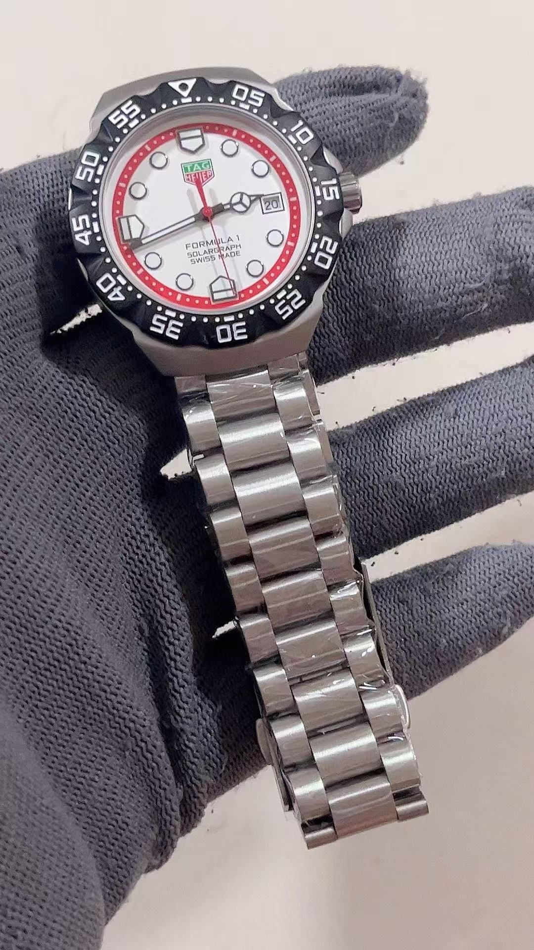 TAG Heuer's new Formula 1 Solargraph Quartz 38mm Stainless Steel Men's Watch Stainless Steel Case Silver Case New Black Case - 7 of 8