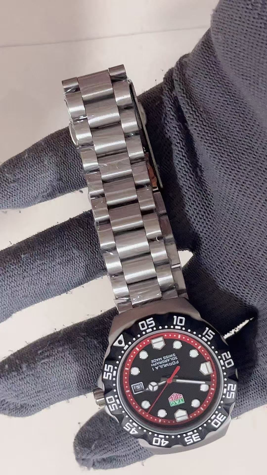 TAG Heuer's new Formula 1 Solargraph Quartz 38mm Stainless Steel Men's Watch Stainless Steel Case Silver Case New Black Case - 4 of 8