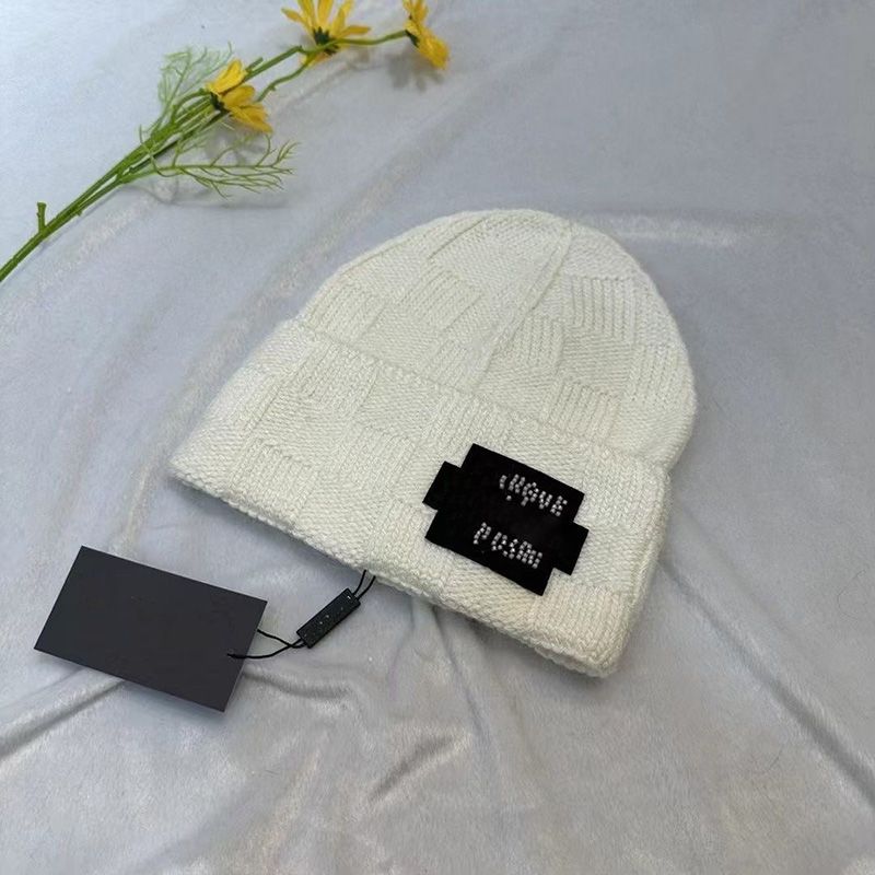 luxury designer beanie women and men New grid letters bonnet hat brim bonnet classic beautiful fashionable autumn and winter wear - 4 of 7