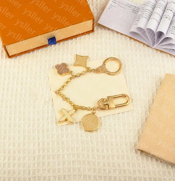 Holder S Designers Keychain Car Key Fashion Flower Keyring Bag Charm Lovers Gift 2211103Z 02 - 1 of 3