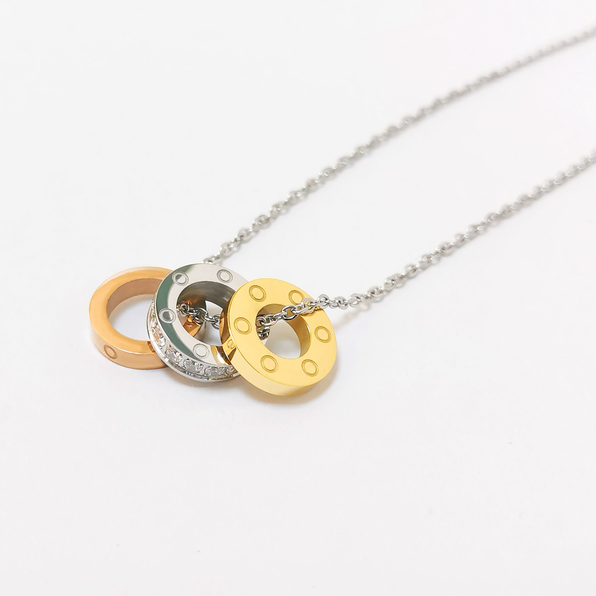 Luxury Designer Necklace Diamond Screw Love Necklaces For Men Cool Aesthetic Double Hoop Cjeweler Chains Mens Woman Pendant Necklaces Ladies Jewelry Gold Necklace - 5 of 9