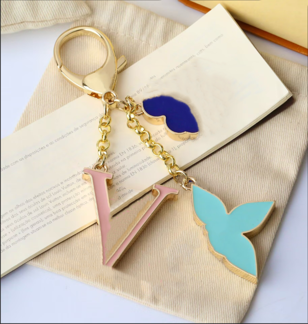 Elegant Charming FlWERower-Shaped Metal Key Chain Designer keychain Chic French Style Bag Charm Auto Accessory perfect Christmas gift for Her - 3 of 5